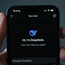 Çin'in DeepSeek'i ABD'yi sert vurdu: Borsa çakıldı