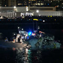 Un avion de ligne avec 64 personnes s'écrase à Washington après une collision avec un hélicoptère