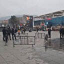 Yüzlerce kişinin gözü önünde dehşet: Kanlar içinde yere yığıldı