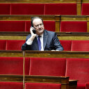 France: pour l'ex-président Hollande, Emmanuel Macron "doit terminer son mandat"
