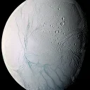 Saturne: de nouveaux composés organiques détectés dans la glace de la lune Encelade