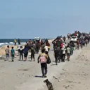 Gazze'de ateşkesin yürürlüğe girmesiyle binlerce Filistinli kuzeydeki evlerine dönmeye başladı