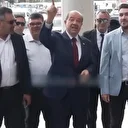 Ersin Tatar'dan muhalif belediye başkanıyla güldüren diyalog: Önce sitem etti sonra gidip öptü