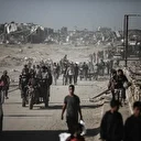 Des milliers de Palestiniens retournent dans les zones évacuées par les forces israéliennes dans la bande de Gaza