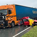Rize'de feci kaza: Otomobille tırın çarpıştığı kazada üç can kaybı