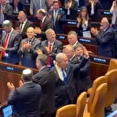 Trump soykırımcı Netanyahu'yu mecliste ayakta alkışlattı