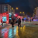 Çorum'da bir AVM'nin deposunda çıkan yangın ekiplerin müdahalesiyle söndürüldü