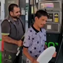 Tatvan’da yürekleri ısıtan anlar: Özel gereksinimli gence her gün 'yakıt alma' mutluluğu