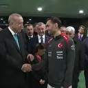 Cumhurbaşkanı Erdoğan Gürcistan galibiyeti sonrası soyunma odasına indi: Futbolcularla gülümseten diyaloglar yaşandı
