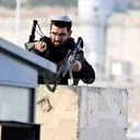 İşgalci İsrail ordusu Kudüs'ün kuzeyinde ateş açarak 2 Filistinliyi yaraladı