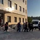 İzmir merkezli 7 ilde siber dolandırıcılık operasyonunda yakalanan 9 şüpheli tutuklandı