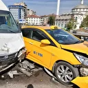 Başkentteki zincirleme kazada 6 araç birbirine girdi: Çok sayıda yaralı var