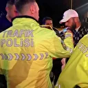 Aksaray’da açıkta alkol alan iki şahsa ceza kesildi