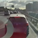 Ambulansa yol vermeyen sürücü yakalandı: Bakanlık 'Gereği yapıldı' diyerek paylaştı