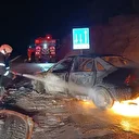 Burdur'da seyir halinde alev alan otomobil kullanılamaz hale geldi