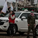 Kassam Tugayları enkazdan çıkan İsrailli esirleri Kızılhaç'a teslim etti