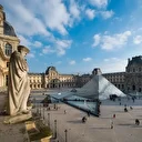Paris'teki Louvre Müzesi'nden Napolyon'un kolyesi çalındı