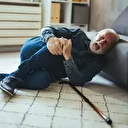 Yaşlı bireylerin düşmesi ciddi yaralanmalara yol açabiliyor