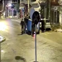 Isparta'da kaza yapan baba ve bebeğini vatandaşlar kurtardı