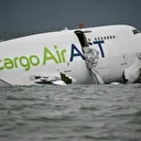 Hong Kong : un avion cargo d’ACT Airlines hors piste, 2 morts