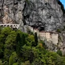 Sümela Manastırı ziyaretçilerini bekliyor: Eşsiz bir görsel şölen sunuyor