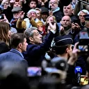 Une centaine de personnes rassemblées à Paris en soutien à Nicolas Sarkozy avant son incarcération