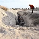 Suriye'nin Şam kırsalında toplu mezar bulundu: Kadınları ve çocukları gömmüş