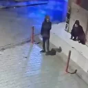 Kepengi aralayıp girdiği iş yerinden 25 cep telefonu çaldı