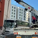 Kocaeli'de midibüs binanın duvarına çarptı: 3'ü polis 7 kişi yaralandı
