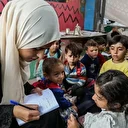 Gazze'de okulları yıkılan öğretmenler evlerini eğitime açtı