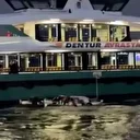 Üsküdar'da yolcu motoru balıkçı teknesine çarptı