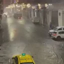 Megakentte beklenen yağış etkili oldu: Vatan Caddesi'nde yol çöktü İstiklal Caddesi sular altında kaldı