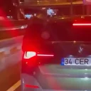 Bakırköy'de çocuklu aracın önünü kesip kadın sürücüyü darbettiler