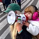 Stockholm’de küçük kız çocuğundan “Filistin’e özgürlük” çağrısı