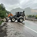 Osmaneli’de sel meydana geldi: D650 karayolu taş ve toprak ile kaplandı