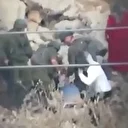 Siyonist zulmü bitmiyor: İsrail askerleri kalp hastası Filistinli kadın ile damadına saldırdı