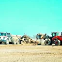 Pisliklerini Gazze’ye boşaltıyor: İşgalci güç kamyonlar dolusu moloz döküyor