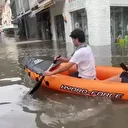 Muğla hava durumu: Sağanak etkili oldu! Yollar göle döndü, botla ilerlediler
