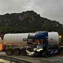 Burdur’da tır makasladı: Yol trafiğe kapandı