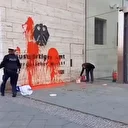 Soykırım destekçisi Alman Dışişleri Bakanlığı kan kırmızısına boyandı