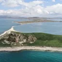 Van Gölü’nde su seviyesi düştü: Çarpanak Adası’na giden antik yol ortaya çıktı