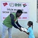 İHH'den iç savaşın yaşandığı Sudan'a 333 konteynerlik yardım