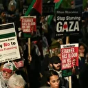 İsrail'in ateşkesi ihlal ederek Gazze'ye saldırısı Londra’da protesto edildi