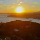 İstanbul Boğazı'nda günbatımında mest eden sonbahar manzarası