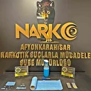 Zehir emdirilmiş rulo peçeteyi satamadan polise yakalandılar