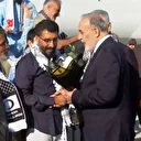 Sumud aktivistleri çiçeklerle karşılandı