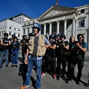 İspanya'da bu kez foto muhabirleri İsrail'i protesto etti: Çelik yelek ve kasklarla eylem gerçekleştirdi