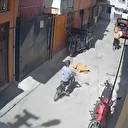 Adana’da yürekleri ağza getiren anlar: Kartonun altında oyun oynayan çocuk ölümden döndü