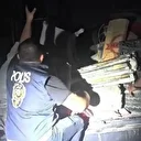 Kamyonetteki gizli bölmede 11 kaçak göçmen yakalandı: 2 tutuklama