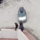 Bilecik’te mahkeme çıkışı dehşet: Husumetli aileleri ezmeye çalıştı